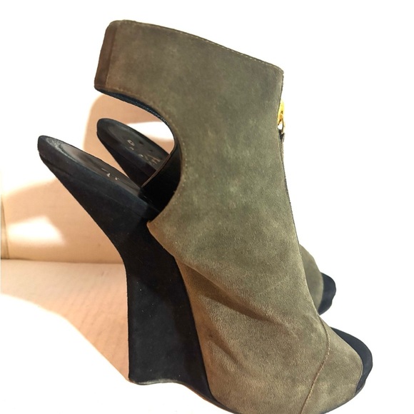 Giuseppe Zanotti green suede sandals - Picture 2 of 12